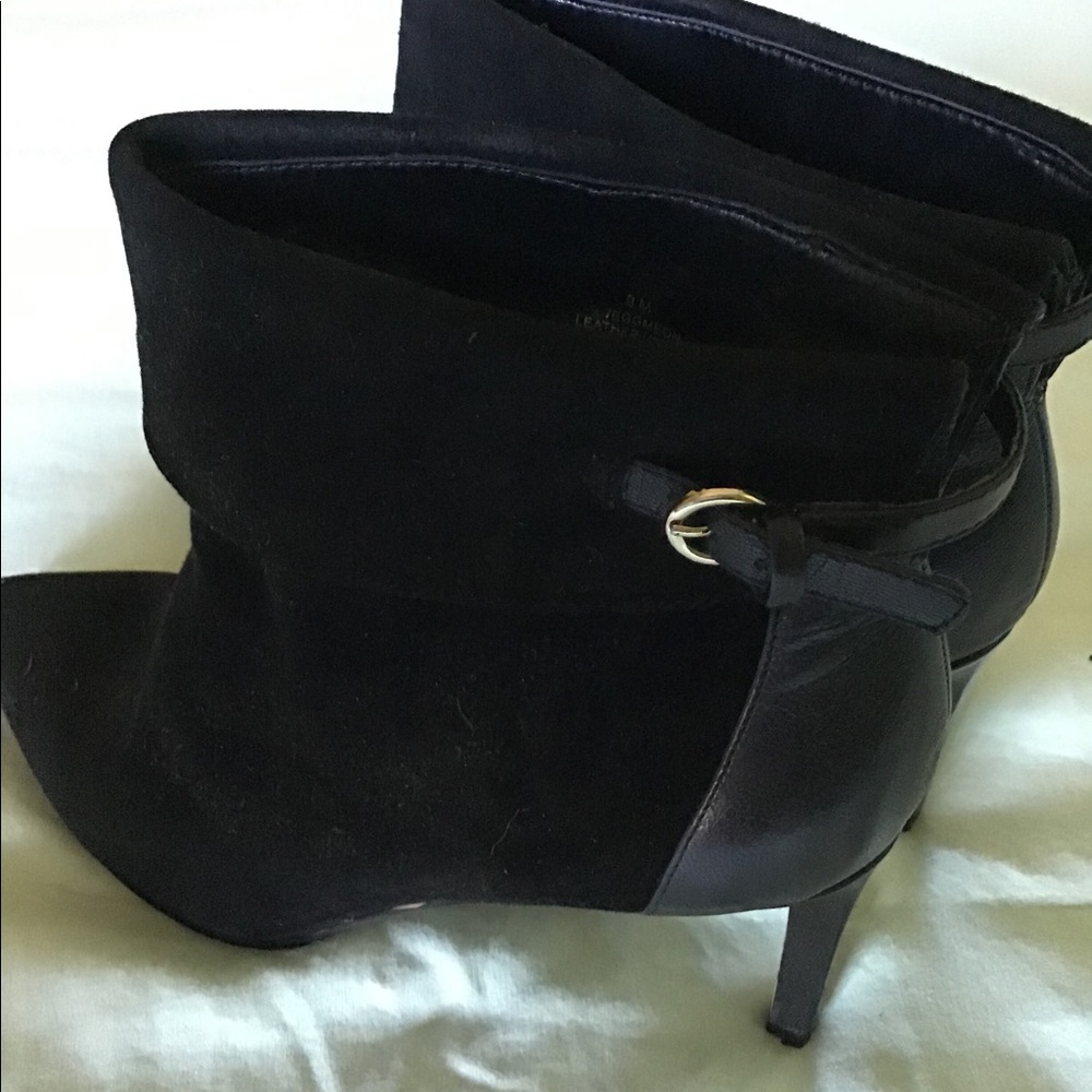 Shoe - Picture 2 of 4